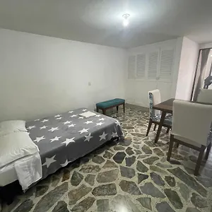 Apartamento Comodo En Laureles , Centrico Y Bien Ubicado Apto 301 , Medellín Colombia